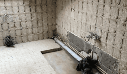 entkernung filderstadt, Badezimmerfliesen wurden von der Wand genommen